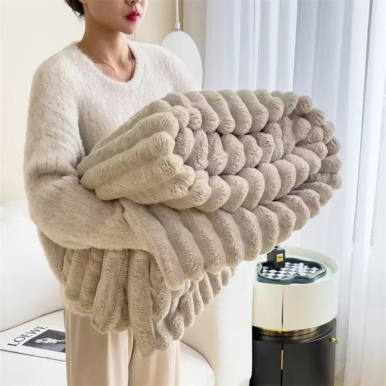VeluSoft™ Luxe Blanket | Manta de Piel Sintética Tipo Conejo – Cálida, Esponjosa y Premium para Sofá o Cama 🩶❄️